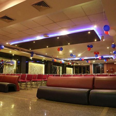 Hotel Deviram Palace Агра Экстерьер фото