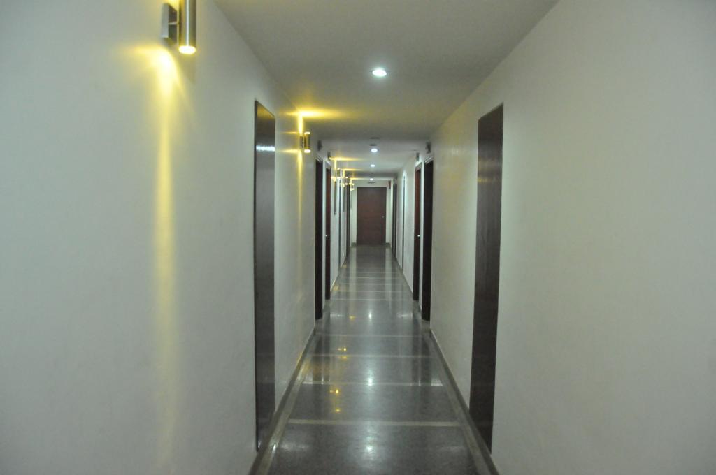 Hotel Deviram Palace Агра Экстерьер фото