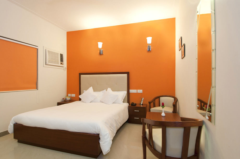 Hotel Deviram Palace Агра Экстерьер фото
