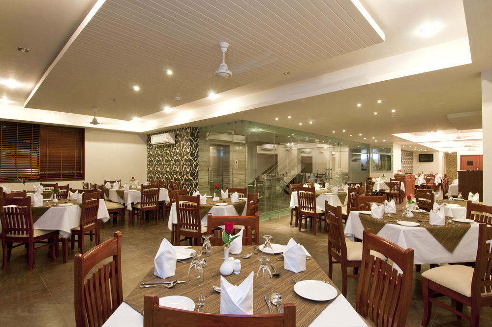 Hotel Deviram Palace Агра Экстерьер фото