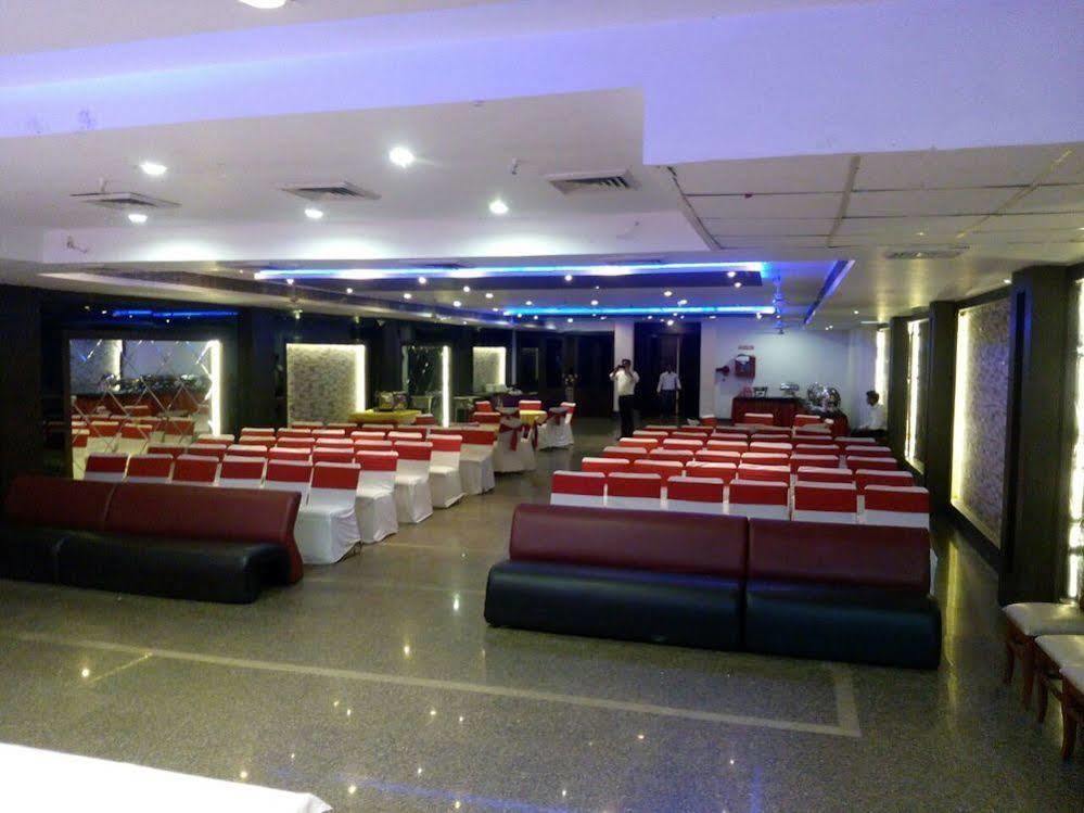 Hotel Deviram Palace Агра Экстерьер фото