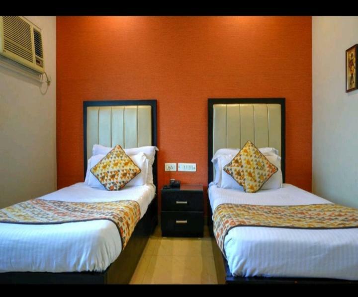 Hotel Deviram Palace Агра Экстерьер фото