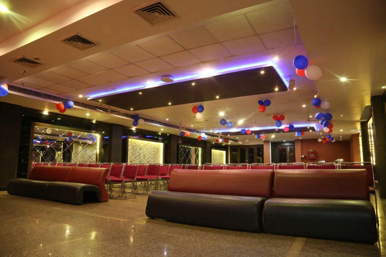 Hotel Deviram Palace Агра Экстерьер фото