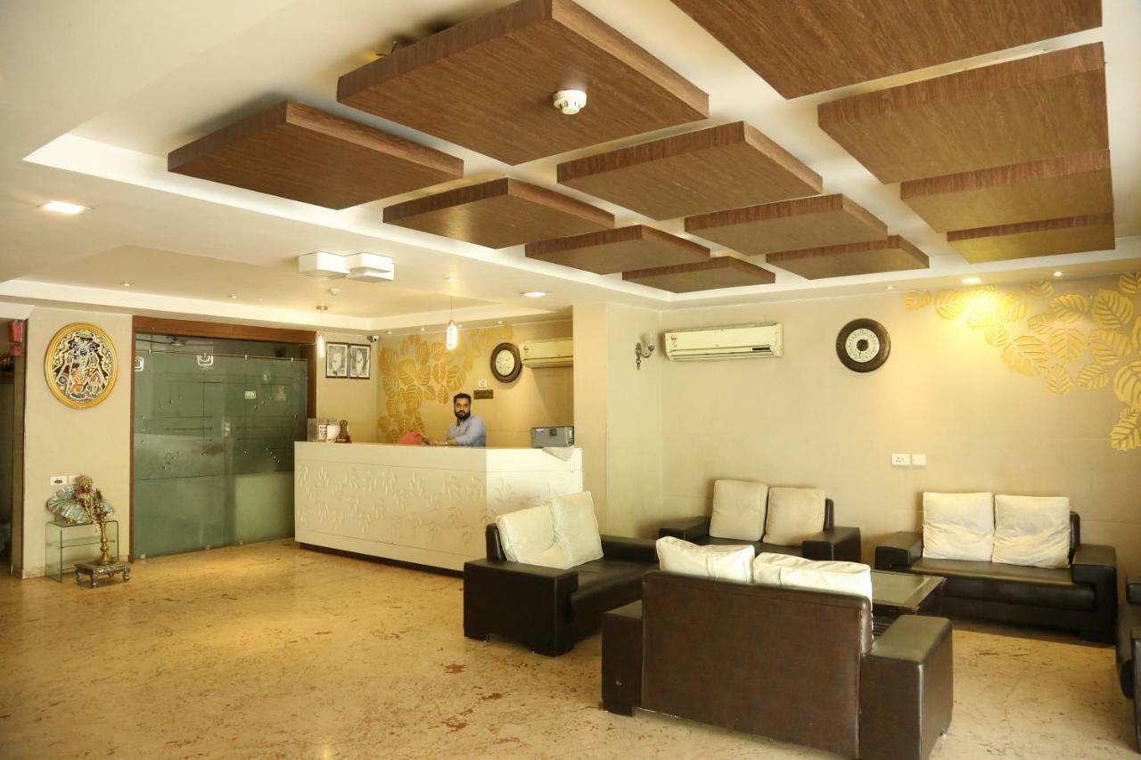 Hotel Deviram Palace Агра Экстерьер фото